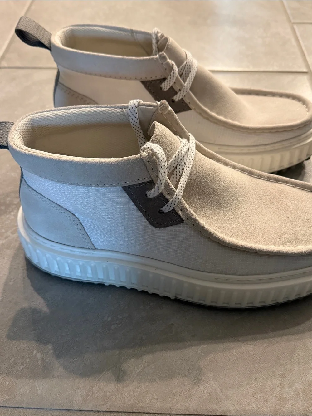 Clarks Men's Chukka Boots in Cream and Gray